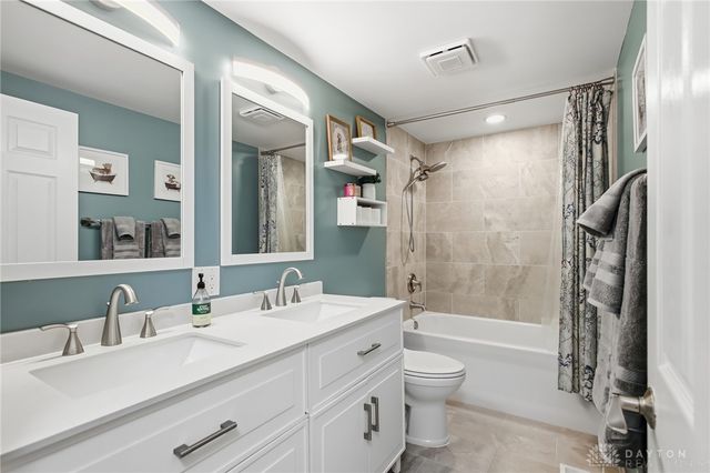 1835 Statehouse Court, Sugarcreek Twp, OH 45305