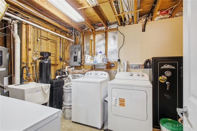 1835 Statehouse Court, Sugarcreek Twp, OH 45305