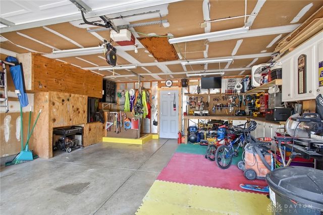 1835 Statehouse Court, Sugarcreek Twp, OH 45305