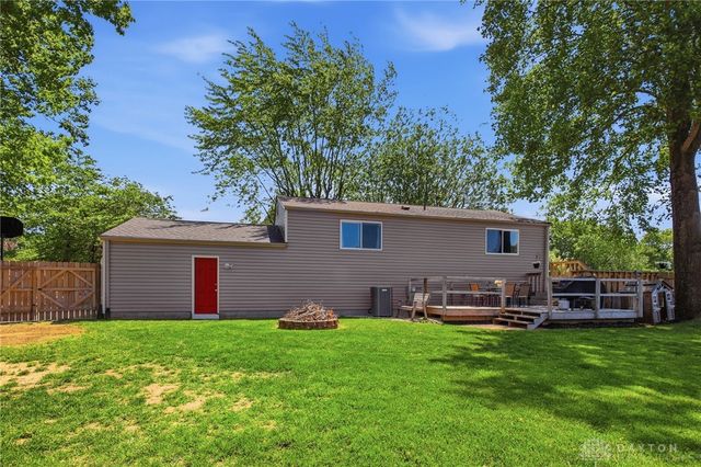 1835 Statehouse Court, Sugarcreek Twp, OH 45305