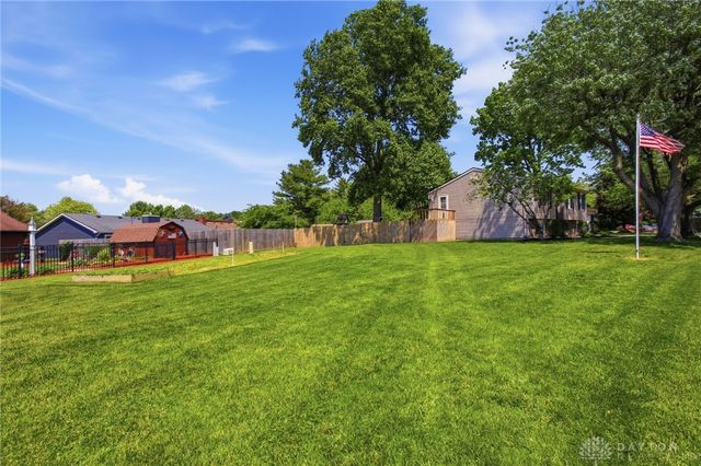 1835 Statehouse Court, Sugarcreek Twp, OH 45305