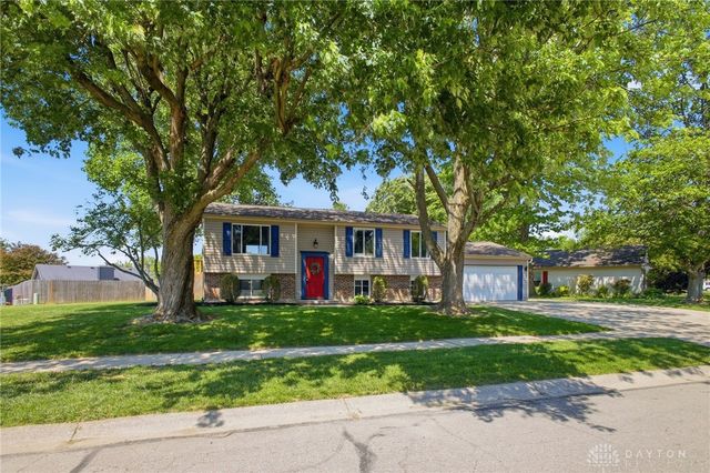 1835 Statehouse Court, Sugarcreek Twp, OH 45305