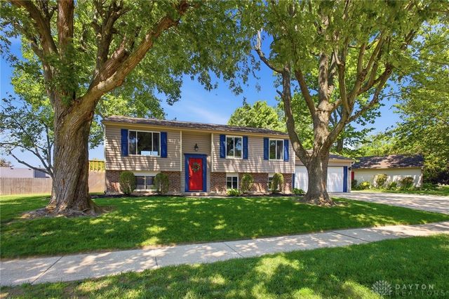 1835 Statehouse Court, Sugarcreek Twp, OH 45305