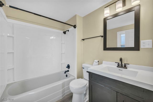 2217 E 32nd Street, Lorain, OH 44055