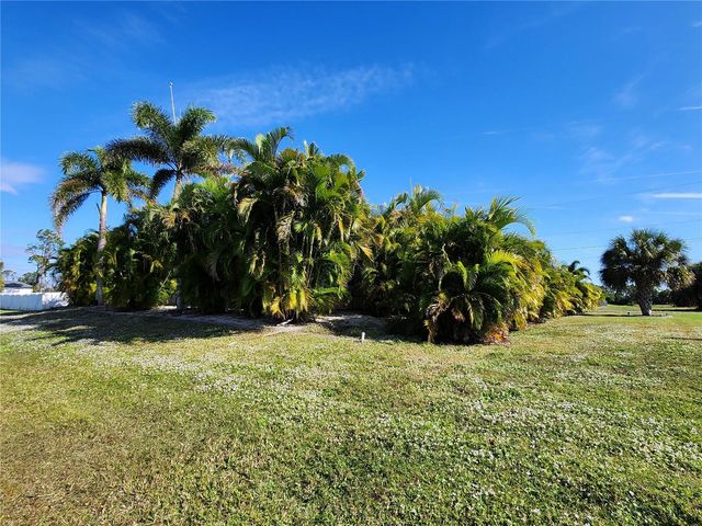 193 W PINE VALLEY LANE, Rotonda West, FL 33947