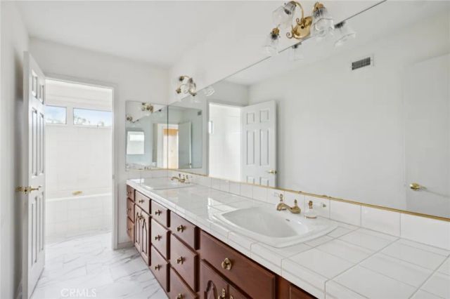 1700 Port Margate, Newport Beach, CA 92660