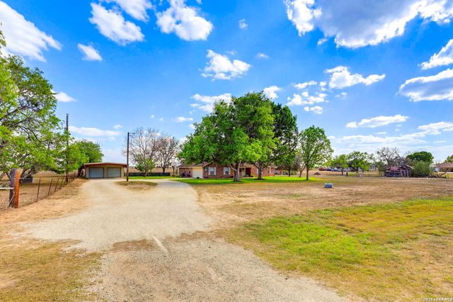 8416 Fm 541, Stockdale, TX 78160
