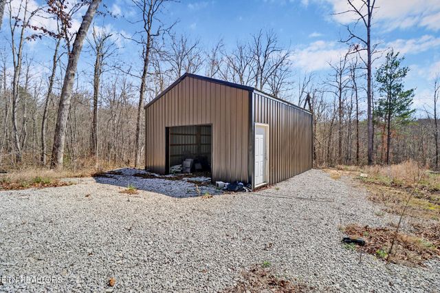 813 Bluebird Ridge Rd, Jamestown, TN 38556