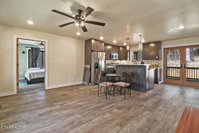 813 Bluebird Ridge Rd, Jamestown, TN 38556