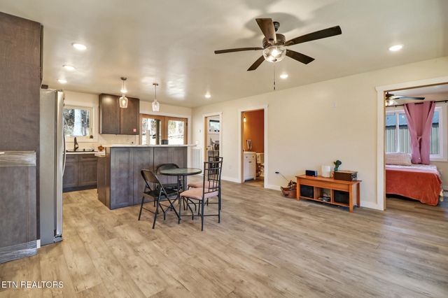 813 Bluebird Ridge Rd, Jamestown, TN 38556