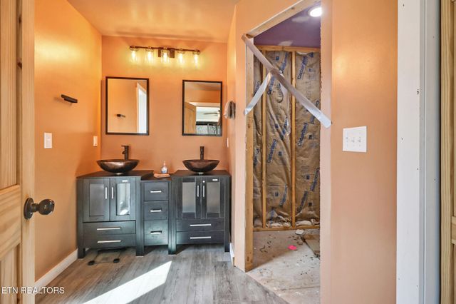 813 Bluebird Ridge Rd, Jamestown, TN 38556