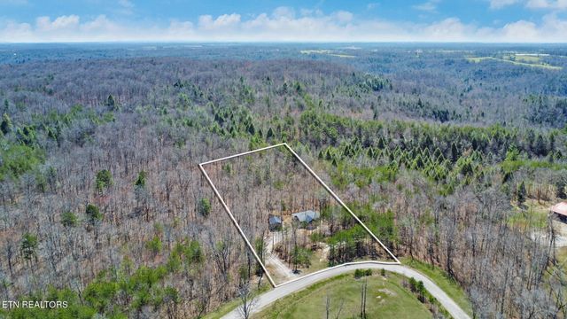 813 Bluebird Ridge Rd, Jamestown, TN 38556