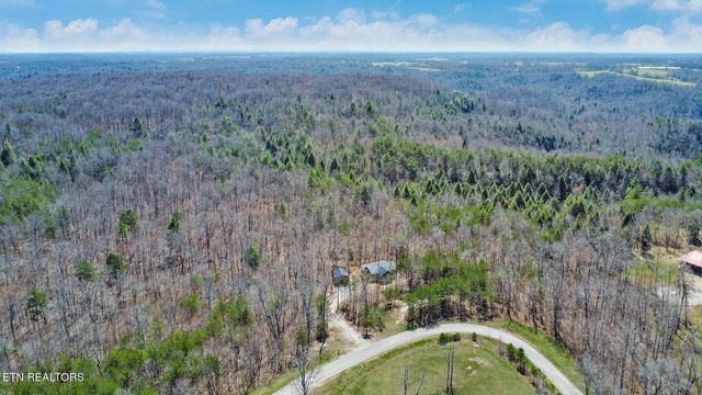 813 Bluebird Ridge Rd, Jamestown, TN 38556
