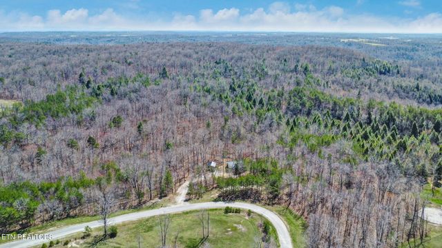 813 Bluebird Ridge Rd, Jamestown, TN 38556
