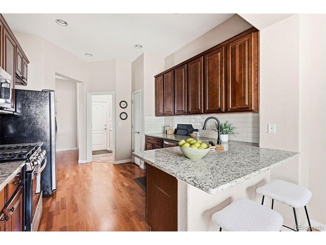 6175 S Paris St, Englewood, CO 80111