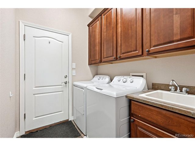 6175 S Paris St, Englewood, CO 80111