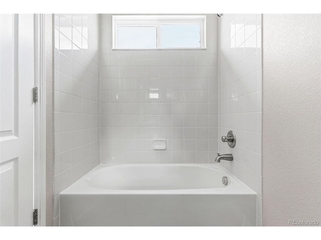 6175 S Paris St, Englewood, CO 80111