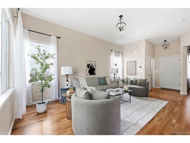 6175 S Paris St, Englewood, CO 80111