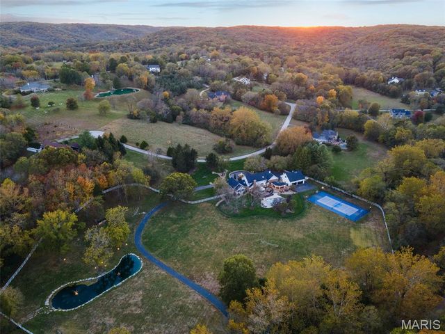 17417 Summit View Place Lane, Wildwood, MO 63038