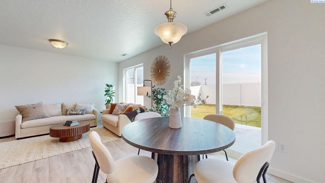 1152 N Yost Street, Kennewick, WA 99336