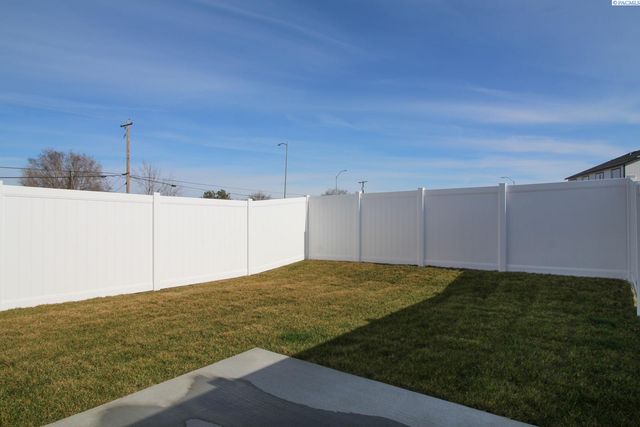 1152 N Yost Street, Kennewick, WA 99336