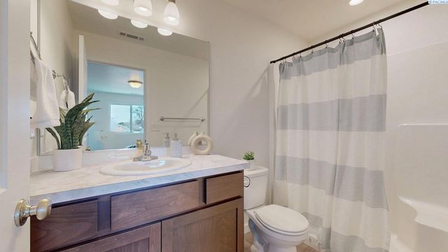 1152 N Yost Street, Kennewick, WA 99336