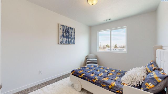 1152 N Yost Street, Kennewick, WA 99336