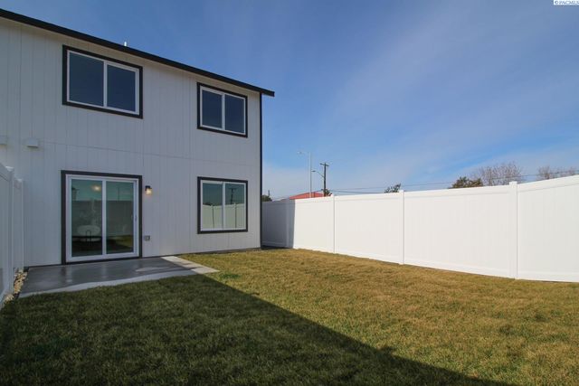 1152 N Yost Street, Kennewick, WA 99336