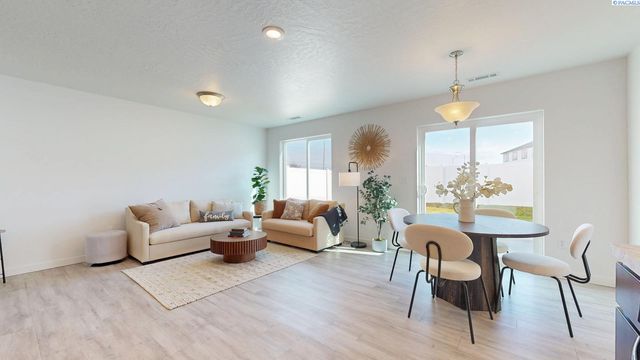 1152 N Yost Street, Kennewick, WA 99336