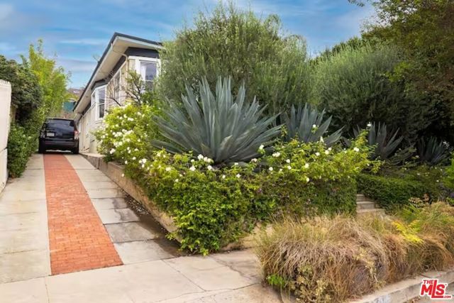 1315 Calumet Avenue, Los Angeles, CA 90026