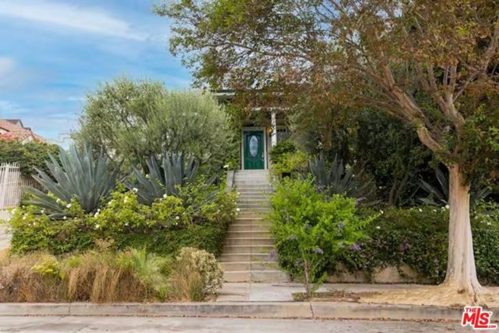 1315 Calumet Avenue, Los Angeles, CA 90026