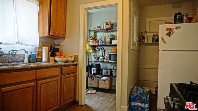 2840 W 12TH Street, Los Angeles, CA 90006