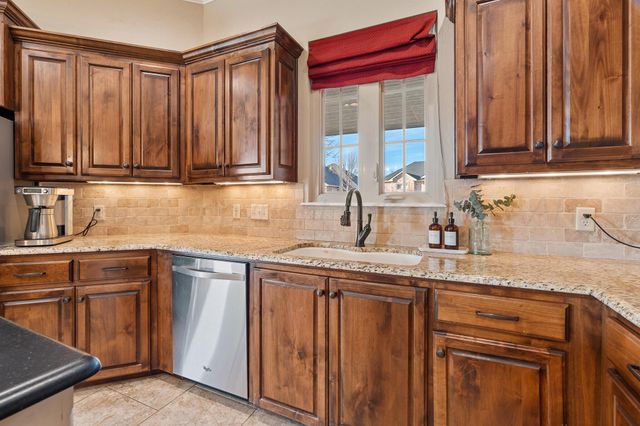 6 CRESTWAY Court, Canyon, TX 79015