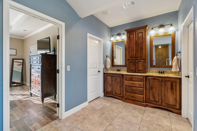 6 CRESTWAY Court, Canyon, TX 79015