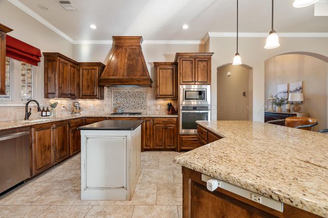 6 CRESTWAY Court, Canyon, TX 79015
