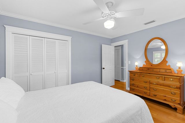 7501 Plantation Road, Plantation, FL 33317