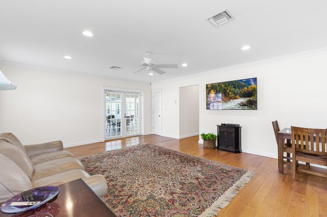 7501 Plantation Road, Plantation, FL 33317