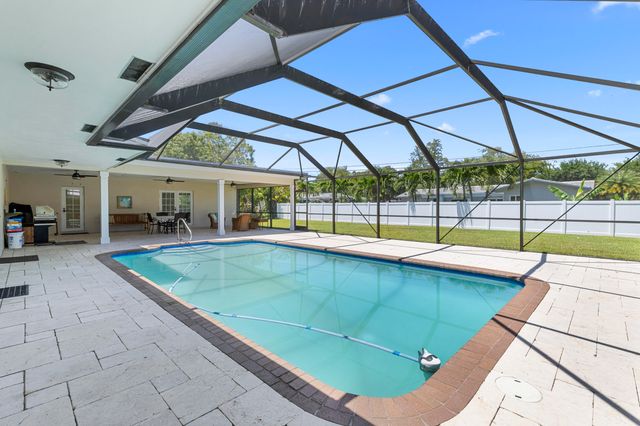 7501 Plantation Road, Plantation, FL 33317
