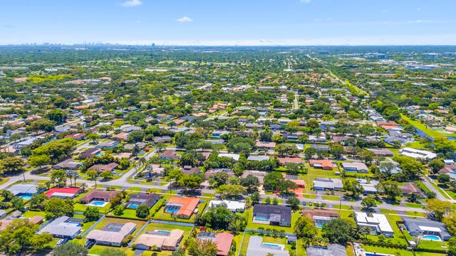 7501 Plantation Road, Plantation, FL 33317