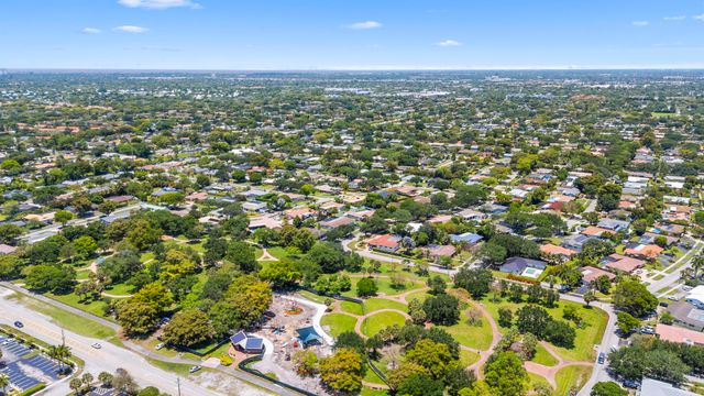 7501 Plantation Road, Plantation, FL 33317