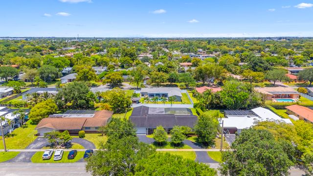 7501 Plantation Road, Plantation, FL 33317