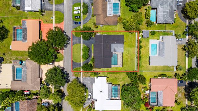 7501 Plantation Road, Plantation, FL 33317