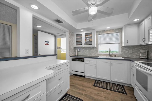 4525 COVE CIRCLE 1207, St Petersburg, FL 33708