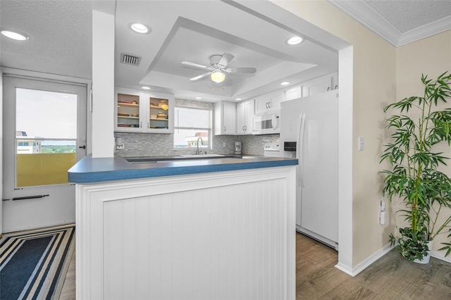 4525 COVE CIRCLE 1207, St Petersburg, FL 33708