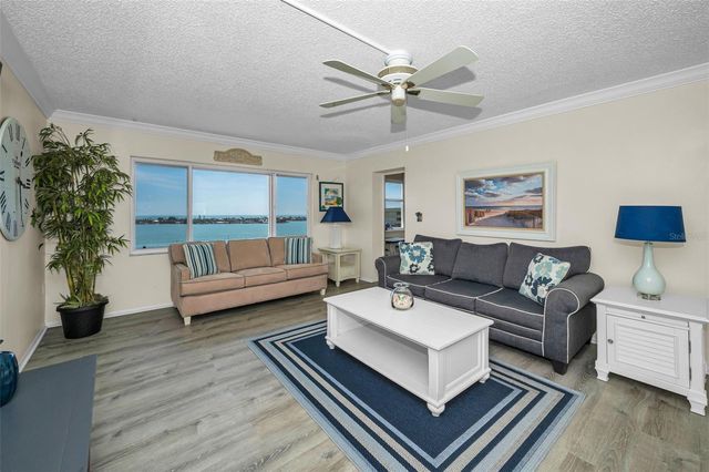 4525 COVE CIRCLE 1207, St Petersburg, FL 33708