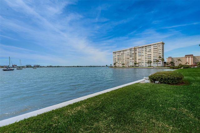 4525 COVE CIRCLE 1207, St Petersburg, FL 33708