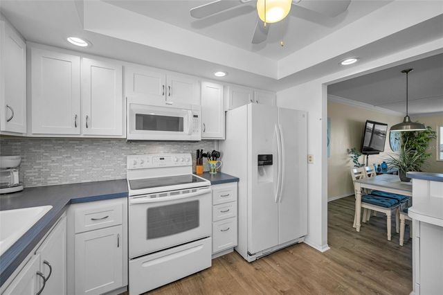 4525 COVE CIRCLE 1207, St Petersburg, FL 33708