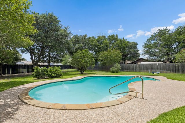 4504 Coffee Road, Haltom City, TX 76117