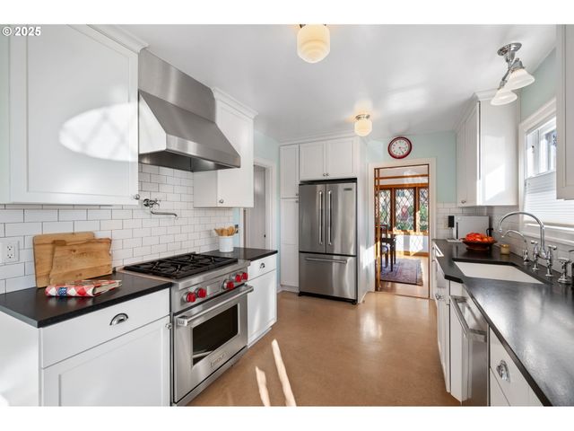 7115 N CHASE Ave, Portland, OR 97217