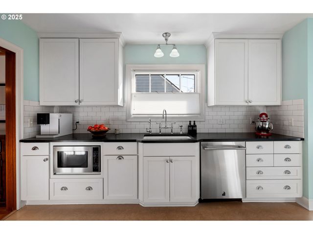 7115 N CHASE Ave, Portland, OR 97217